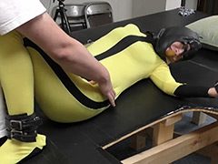 コスプレヒロインツボ入れくすぐり責め