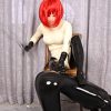 ドールマスクの女王様に徹底調教されるキキ