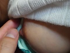 汗だくノースリーブ美女。恍惚の表情で絶頂へ…