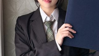 貧乳ショートカットの裏垢女子と卒業記念ハメ撮り