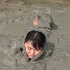 泥田で体力作り